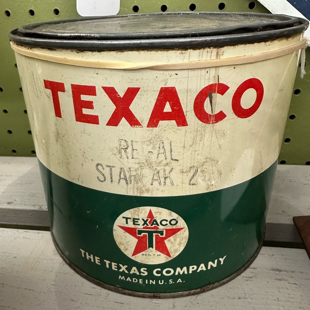 Vintage Texaco Full Oil Grease Can 5lb Metal Drum Star T Logo Gas Station Decor